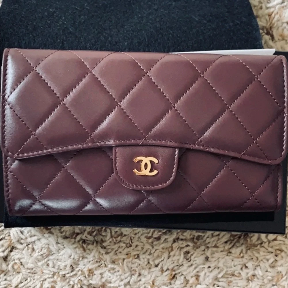 CHANEL Plum Purple Diamond Stitch Burgundy Flap Wallet - Vintage FULL INCLUSION - Picture 2 of 13